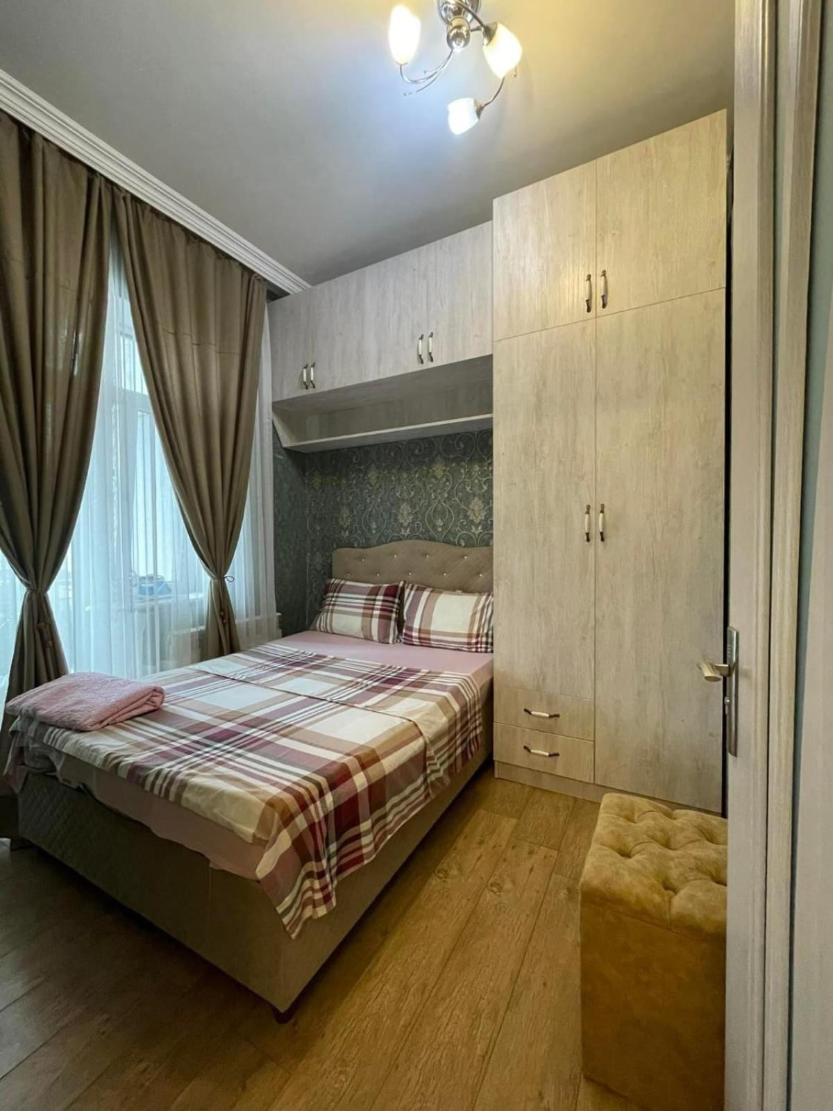 Квартира На Первой Линии Моря Batumi Exterior foto